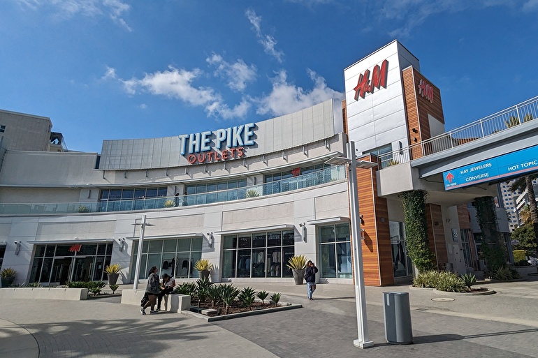 ザ・パイク・アウトレッツ(The Pike Outlets)